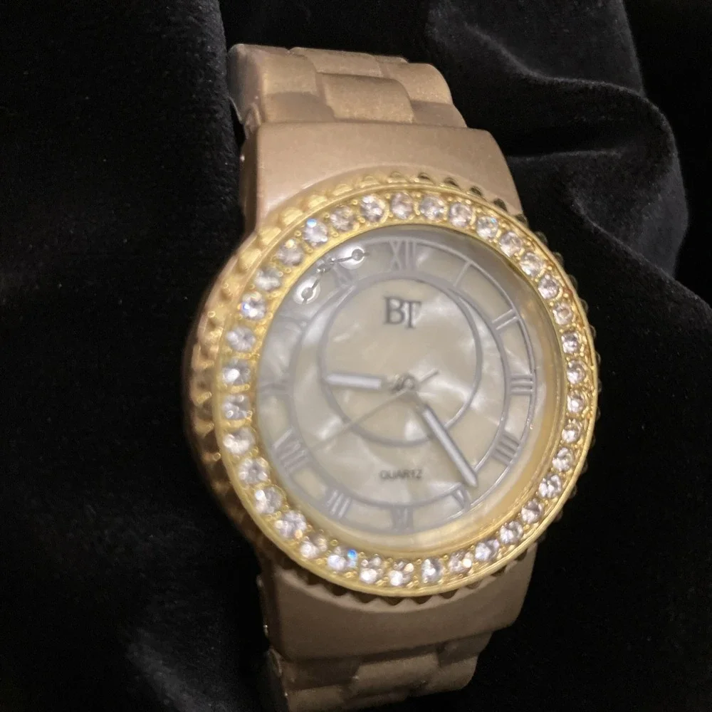 Bijoux Terner Womens Watch Mother of Pearl Face Gold Tone Crystal BT HR-805